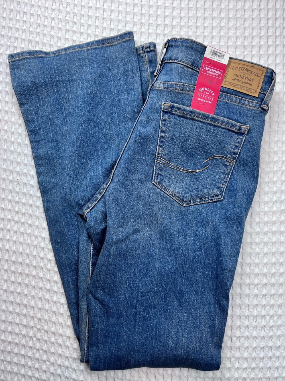 Levi Strauss Signature Women’s 6M W28 L32 Mid-Rise Bootcut Jeans NWT